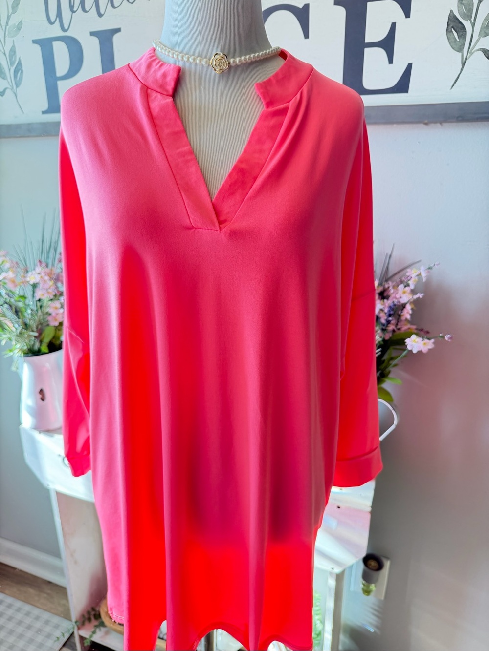 Honeyme Hot Pink V-Neck Tunic Top.  Has small pull in arm.  Can fit a 2xl